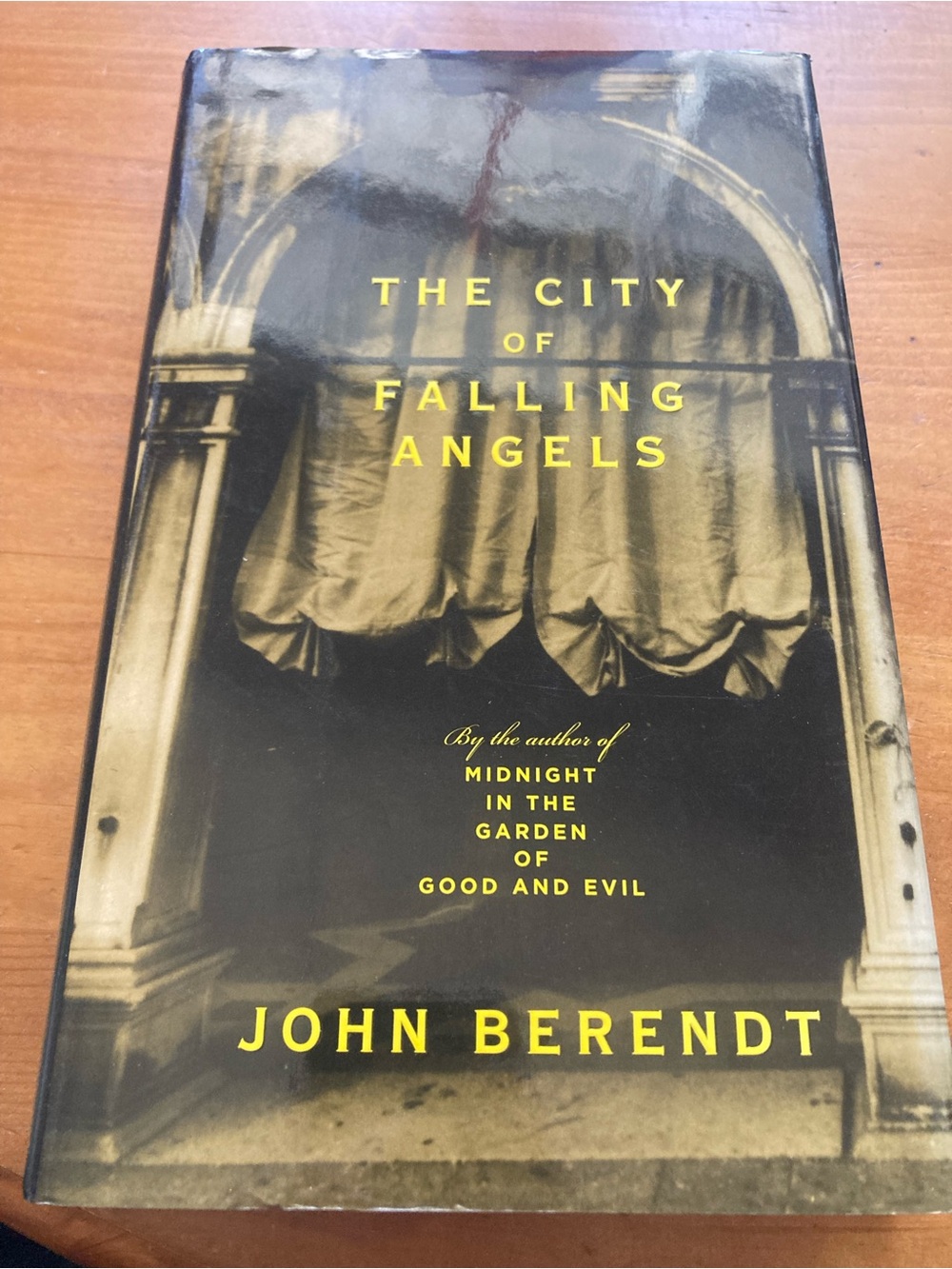 The City of Falling Angels by John Berendt - Black & Yellow Hardcover